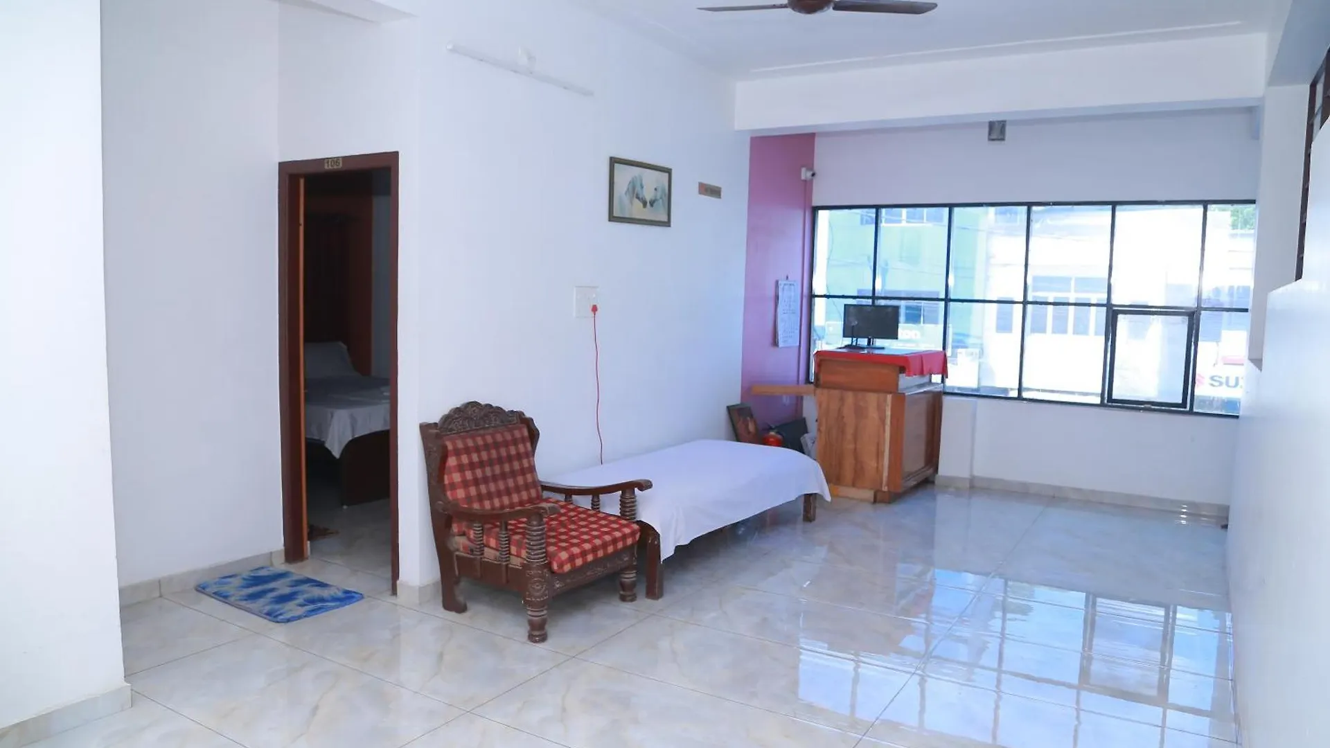 Hotel The Erumely Palace Mundakayam