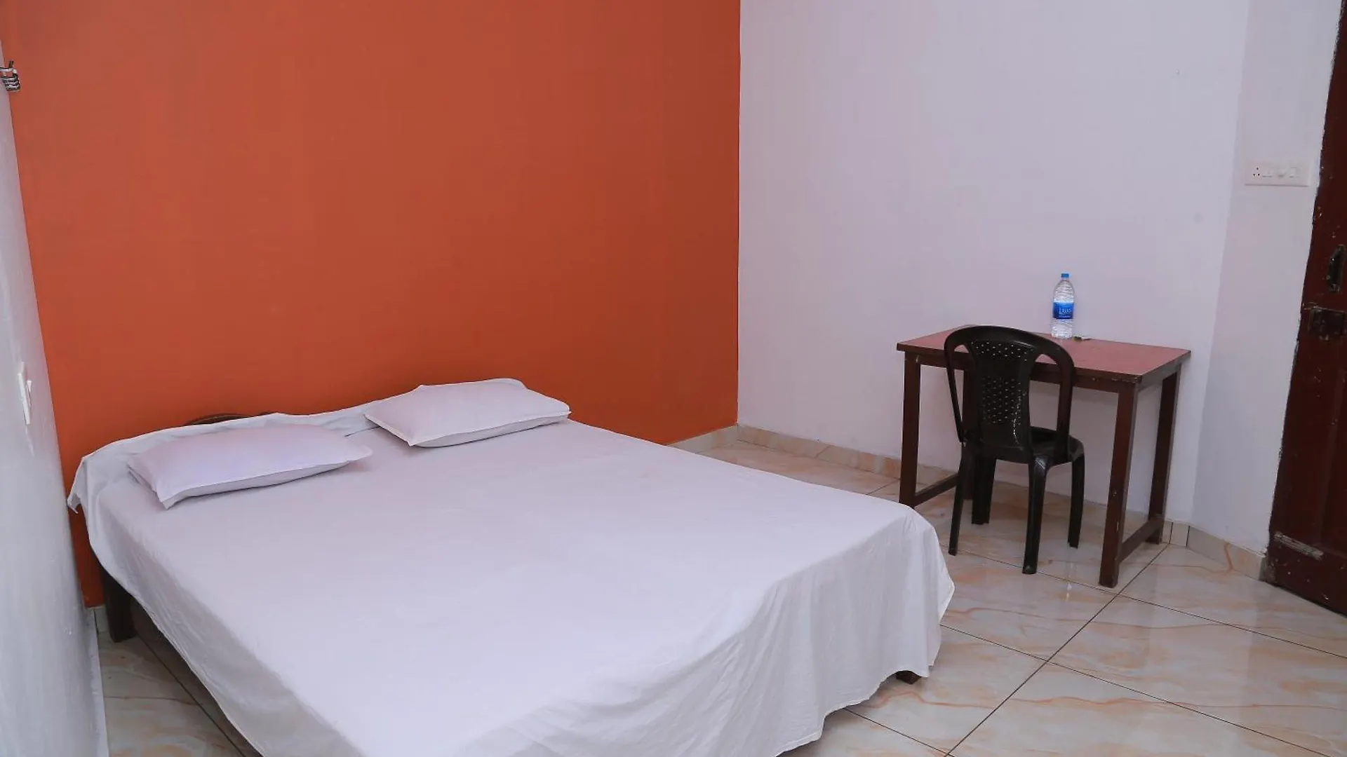 Hotel The Erumely Palace Mundakayam