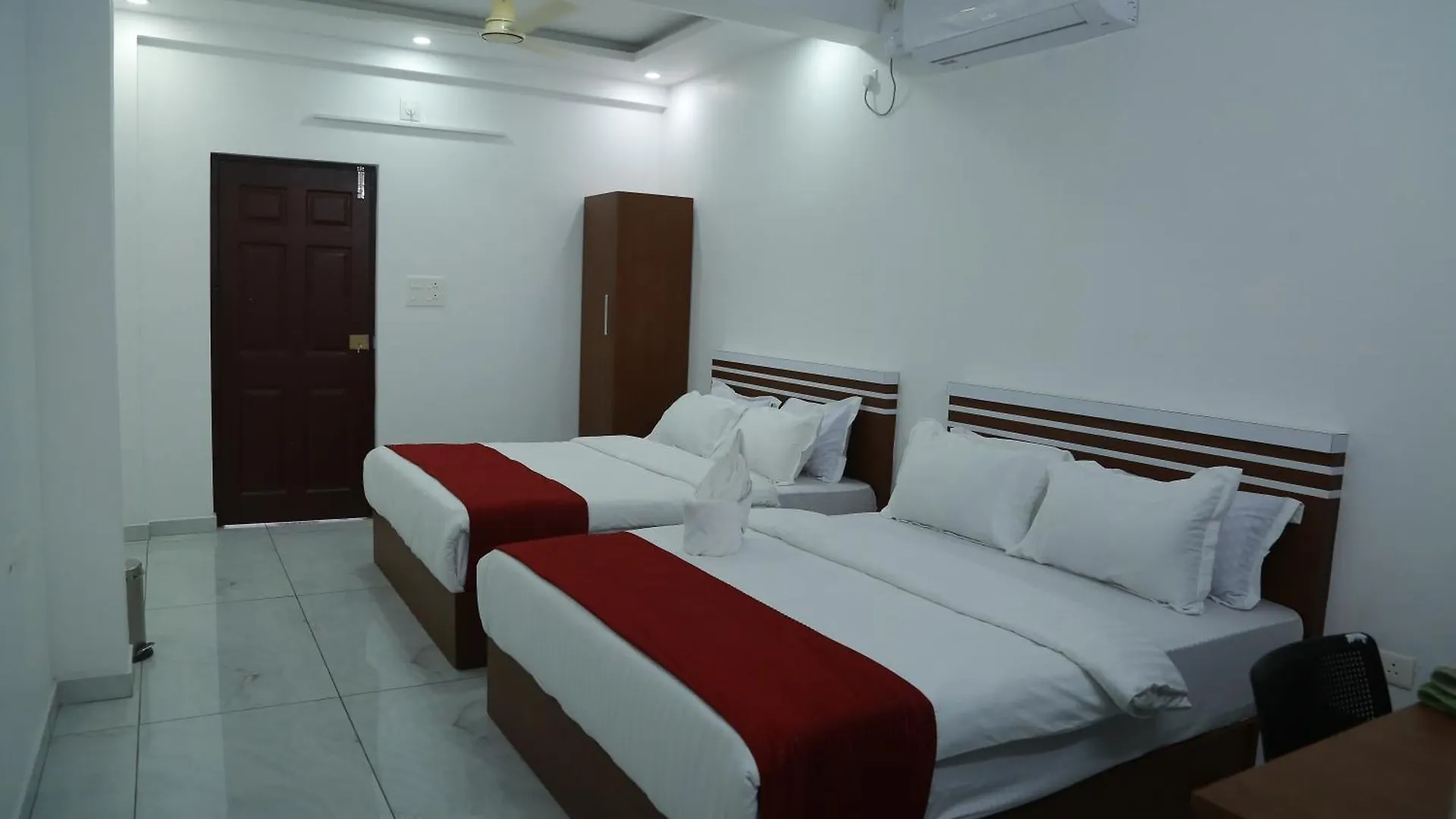 Hotel The Erumely Palace Mundakāyam