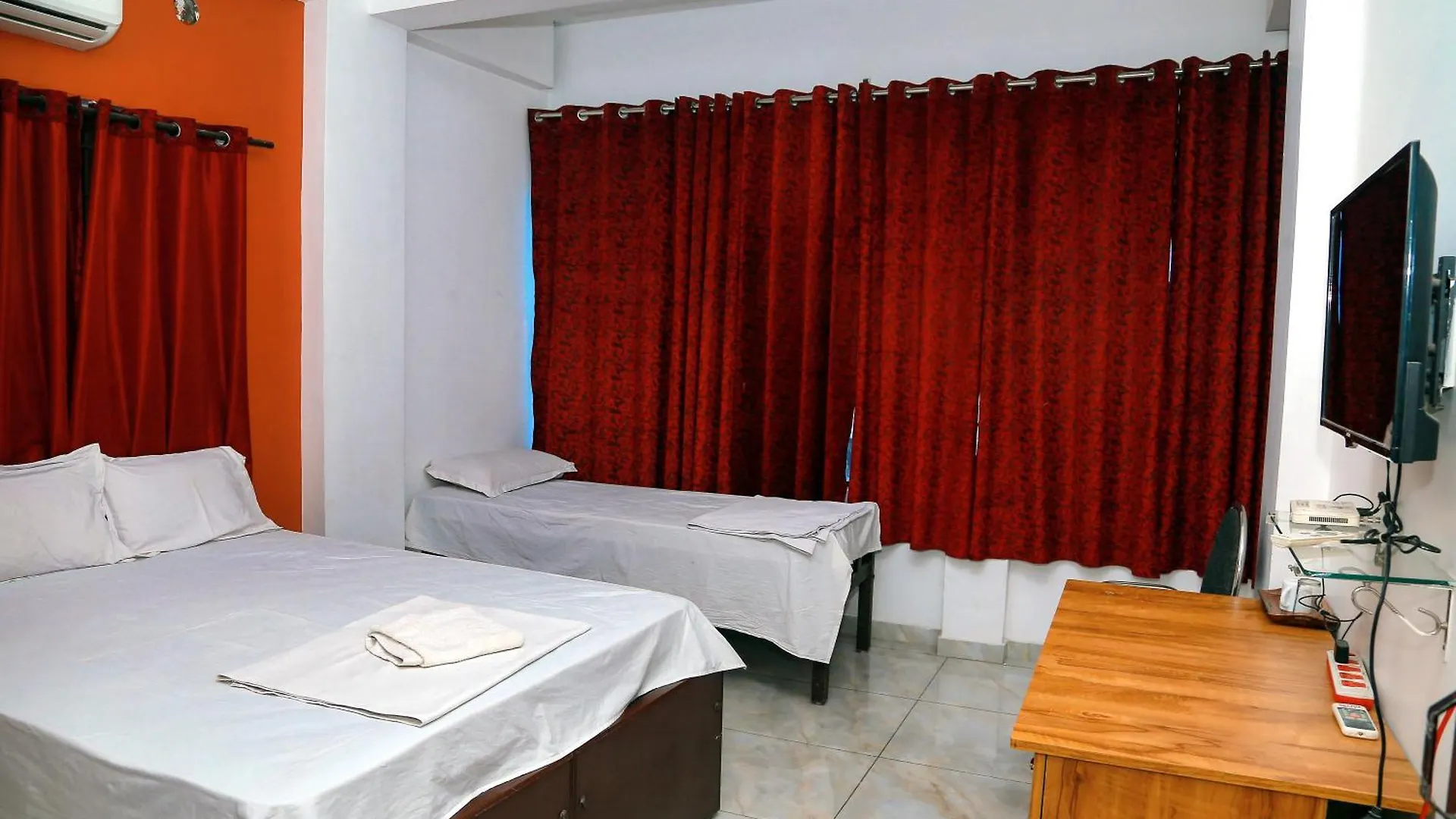 The Erumely Palace Mundakāyam Hotel